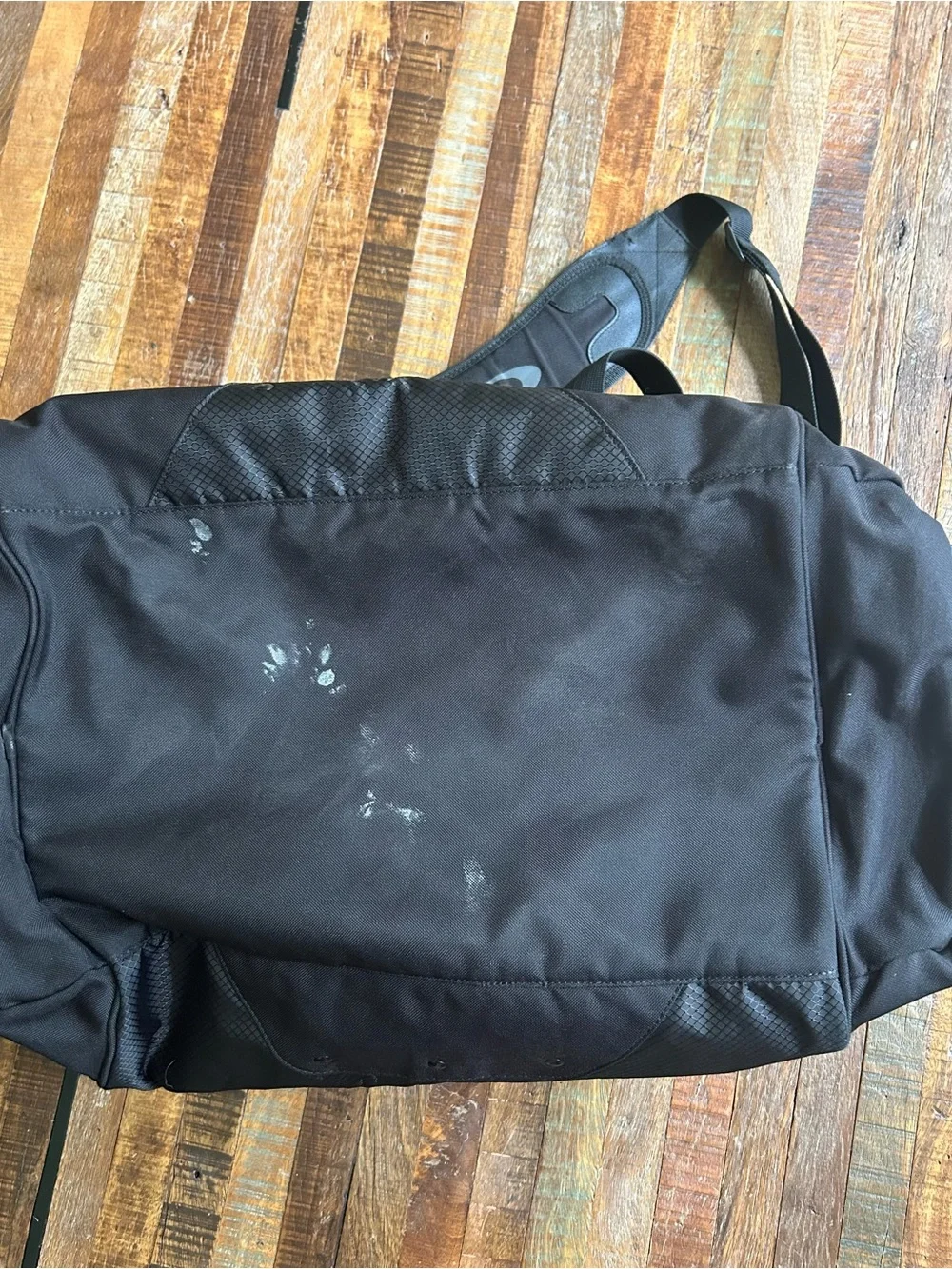 Oakley Vintage Black Duffel Bag with Shoulder Strap